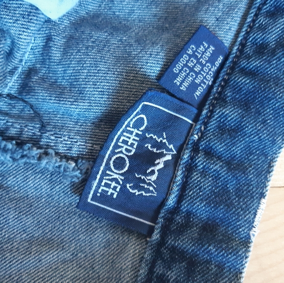 CHEROKEE 90s Granny Jeans Short W/ Wooden Details - Picture 4 of 6